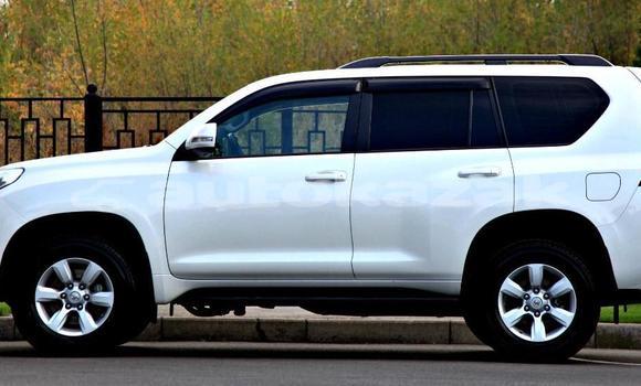 Buy Used Toyota Land Cruiser Prado White Car in Almaty in Almati