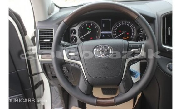 Buy Import Toyota Land Cruiser White Car in Import - Dubai in Akmecet Buy Import Toyota Land Cruiser White Car in Import - Dubai in Akmecet