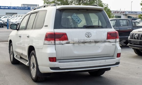 Buy Import Toyota Land Cruiser White Car in Import - Dubai in Akmecet Buy Import Toyota Land Cruiser White Car in Import - Dubai in Akmecet