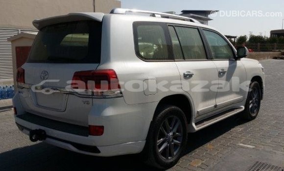 Buy Import Toyota Land Cruiser White Car in Import - Dubai in Akmecet Buy Import Toyota Land Cruiser White Car in Import - Dubai in Akmecet