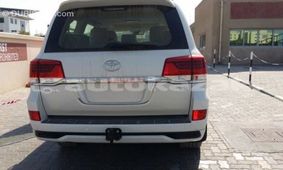 Buy Import Toyota Land Cruiser White Car in Import - Dubai in Akmecet Buy Import Toyota Land Cruiser White Car in Import - Dubai in Akmecet