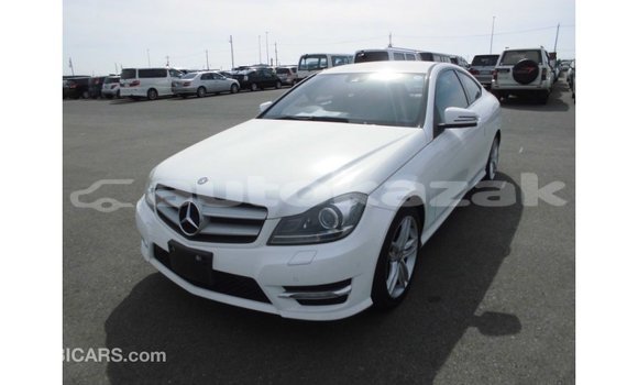 Buy Import Mercedes-Benz 190 White Car in Import - Dubai in Akmecet Buy Import Mercedes-Benz 190 White Car in Import - Dubai in Akmecet