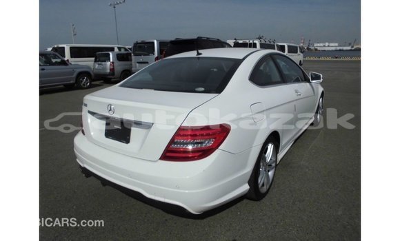 Buy Import Mercedes-Benz 190 White Car in Import - Dubai in Akmecet Buy Import Mercedes-Benz 190 White Car in Import - Dubai in Akmecet