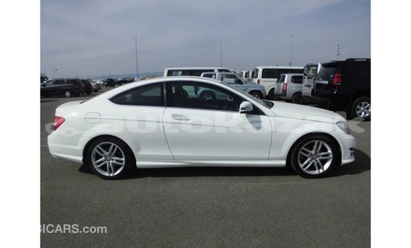 Buy Import Mercedes-Benz 190 White Car in Import - Dubai in Akmecet Buy Import Mercedes-Benz 190 White Car in Import - Dubai in Akmecet