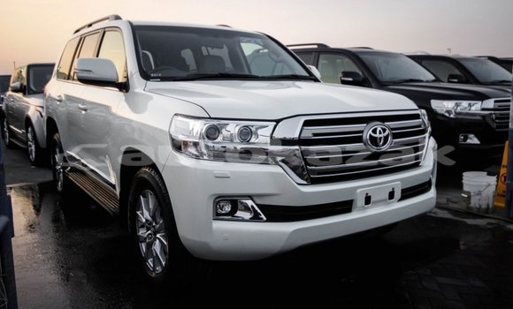 Buy Import Toyota Land Cruiser White Car in Import - Dubai in Akmecet Buy Import Toyota Land Cruiser White Car in Import - Dubai in Akmecet