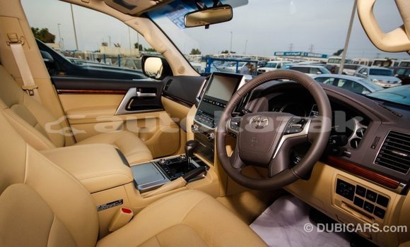 Buy Import Toyota Land Cruiser White Car in Import - Dubai in Akmecet Buy Import Toyota Land Cruiser White Car in Import - Dubai in Akmecet