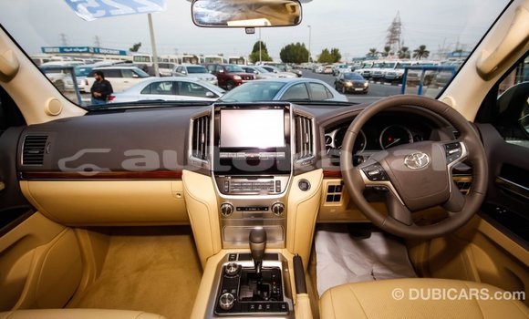 Buy Import Toyota Land Cruiser White Car in Import - Dubai in Akmecet Buy Import Toyota Land Cruiser White Car in Import - Dubai in Akmecet