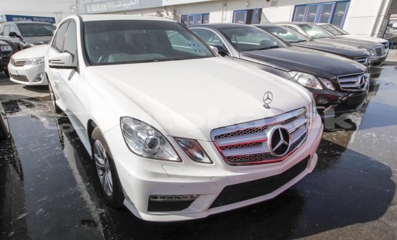 Buy Import Mercedes-Benz 200 White Car in Import - Dubai in Akmecet Buy Import Mercedes-Benz 200 White Car in Import - Dubai in Akmecet