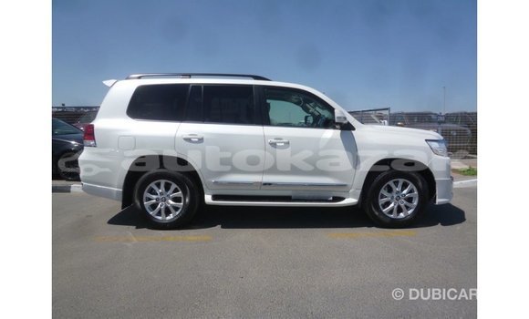 Buy Import Toyota Land Cruiser White Car in Import - Dubai in Akmecet Buy Import Toyota Land Cruiser White Car in Import - Dubai in Akmecet