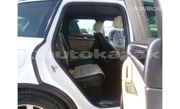 Buy Import Volkswagen Touareg White Car in Import - Dubai in Akmecet Buy Import Volkswagen Touareg White Car in Import - Dubai in Akmecet