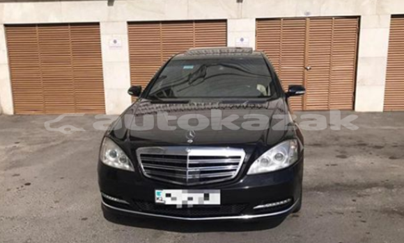 Buy Used Mercedes-Benz E–Class Black Car in Astana in Akmola
