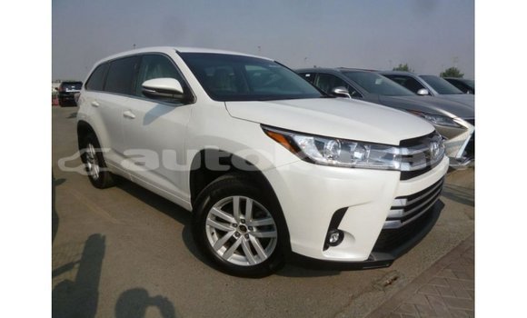 Buy Import Toyota Kluger White Car in Import - Dubai in Akmecet Buy Import Toyota Kluger White Car in Import - Dubai in Akmecet