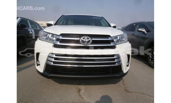 Buy Import Toyota Kluger White Car in Import - Dubai in Akmecet Buy Import Toyota Kluger White Car in Import - Dubai in Akmecet