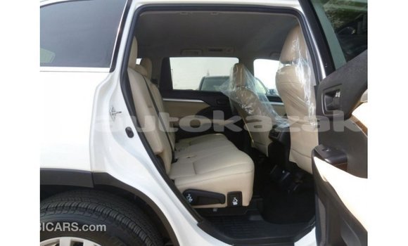 Buy Import Toyota Kluger White Car in Import - Dubai in Akmecet Buy Import Toyota Kluger White Car in Import - Dubai in Akmecet
