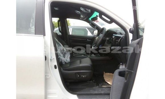 Buy Import Toyota Hilux White Car in Import - Dubai in Akmecet Buy Import Toyota Hilux White Car in Import - Dubai in Akmecet