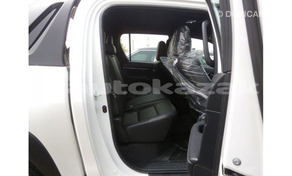 Buy Import Toyota Hilux White Car in Import - Dubai in Akmecet Buy Import Toyota Hilux White Car in Import - Dubai in Akmecet