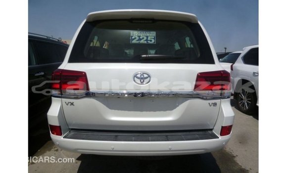Buy Import Toyota Land Cruiser White Car in Import - Dubai in Akmecet Buy Import Toyota Land Cruiser White Car in Import - Dubai in Akmecet