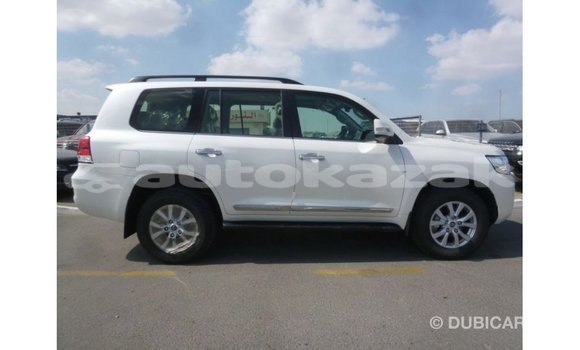 Buy Import Toyota Land Cruiser White Car in Import - Dubai in Akmecet Buy Import Toyota Land Cruiser White Car in Import - Dubai in Akmecet