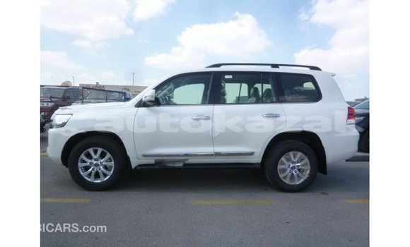 Buy Import Toyota Land Cruiser White Car in Import - Dubai in Akmecet Buy Import Toyota Land Cruiser White Car in Import - Dubai in Akmecet