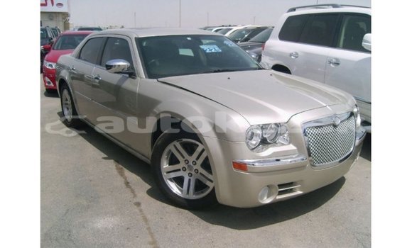 Buy Import Chrysler 300 Beige Car in Import - Dubai in Akmecet