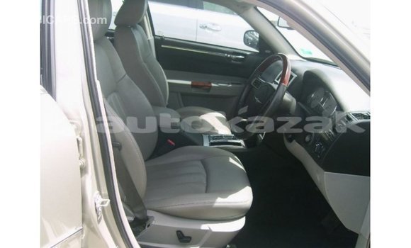 Buy Import Chrysler 300 Beige Car in Import - Dubai in Akmecet Buy Import Chrysler 300 Beige Car in Import - Dubai in Akmecet
