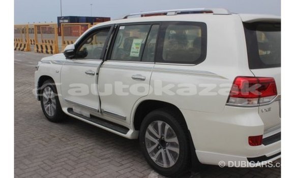 Buy Import Toyota Land Cruiser White Car in Import - Dubai in Akmecet Buy Import Toyota Land Cruiser White Car in Import - Dubai in Akmecet