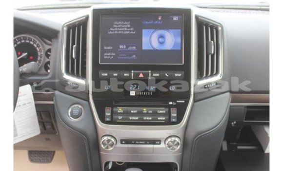 Buy Import Toyota Land Cruiser White Car in Import - Dubai in Akmecet Buy Import Toyota Land Cruiser White Car in Import - Dubai in Akmecet
