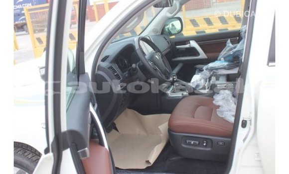 Buy Import Toyota Land Cruiser White Car in Import - Dubai in Akmecet Buy Import Toyota Land Cruiser White Car in Import - Dubai in Akmecet