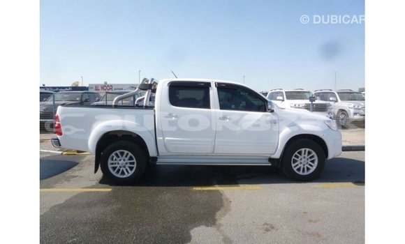 Buy Import Toyota Hilux White Car in Import - Dubai in Akmecet Buy Import Toyota Hilux White Car in Import - Dubai in Akmecet