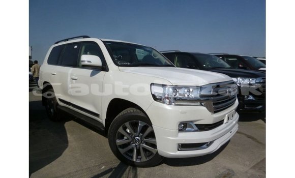 Buy Import Toyota Land Cruiser White Car in Import - Dubai in Akmecet Buy Import Toyota Land Cruiser White Car in Import - Dubai in Akmecet