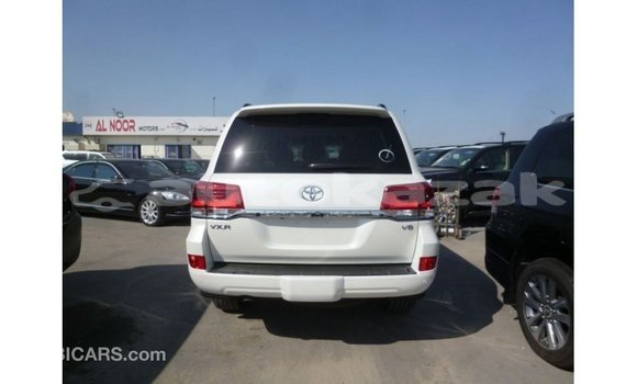 Buy Import Toyota Land Cruiser White Car in Import - Dubai in Akmecet Buy Import Toyota Land Cruiser White Car in Import - Dubai in Akmecet