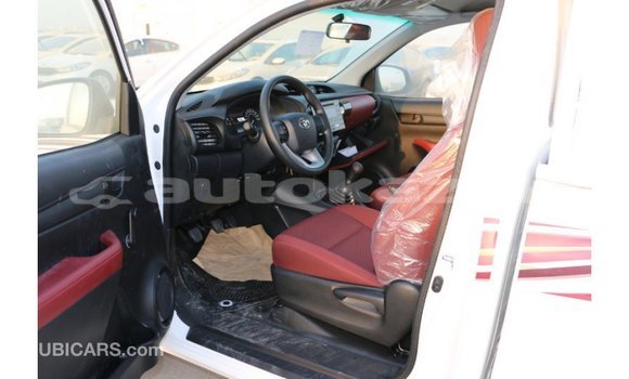 Buy Import Toyota Hilux White Car in Import - Dubai in Akmecet Buy Import Toyota Hilux White Car in Import - Dubai in Akmecet