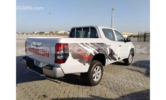 Buy Import Mitsubishi L200 White Car in Import - Dubai in Akmecet Buy Import Mitsubishi L200 White Car in Import - Dubai in Akmecet