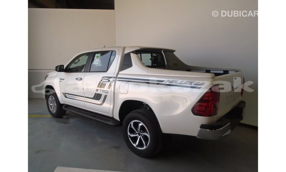 Buy Import Toyota Hilux White Car in Import - Dubai in Akmecet Buy Import Toyota Hilux White Car in Import - Dubai in Akmecet