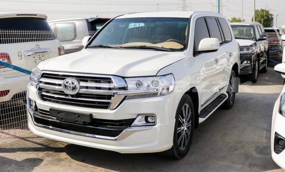 Buy Import Toyota Land Cruiser White Car in Import - Dubai in Akmecet Buy Import Toyota Land Cruiser White Car in Import - Dubai in Akmecet