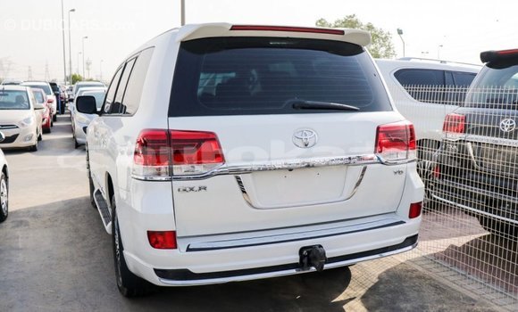 Buy Import Toyota Land Cruiser White Car in Import - Dubai in Akmecet Buy Import Toyota Land Cruiser White Car in Import - Dubai in Akmecet