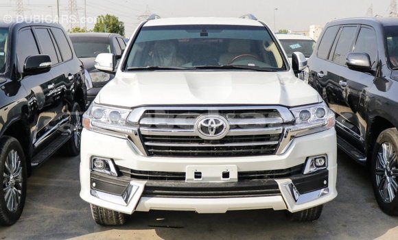 Buy Import Toyota Land Cruiser White Car in Import - Dubai in Akmecet Buy Import Toyota Land Cruiser White Car in Import - Dubai in Akmecet