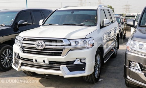 Buy Import Toyota Land Cruiser White Car in Import - Dubai in Akmecet Buy Import Toyota Land Cruiser White Car in Import - Dubai in Akmecet
