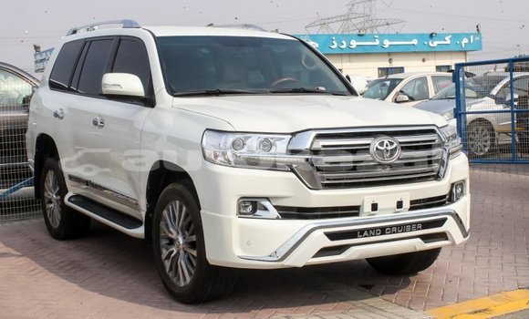 Buy Import Toyota Land Cruiser White Car in Import - Dubai in Akmecet Buy Import Toyota Land Cruiser White Car in Import - Dubai in Akmecet