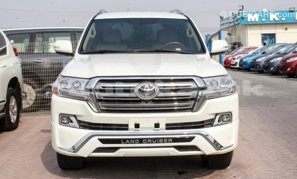 Buy Import Toyota Land Cruiser White Car in Import - Dubai in Akmecet Buy Import Toyota Land Cruiser White Car in Import - Dubai in Akmecet