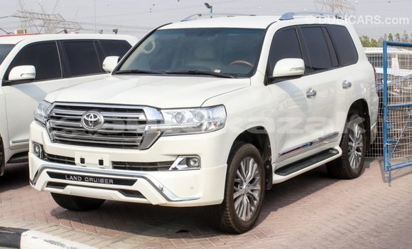 Buy Import Toyota Land Cruiser White Car in Import - Dubai in Akmecet Buy Import Toyota Land Cruiser White Car in Import - Dubai in Akmecet