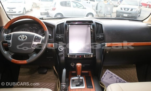 Buy Import Toyota Land Cruiser White Car in Import - Dubai in Akmecet Buy Import Toyota Land Cruiser White Car in Import - Dubai in Akmecet