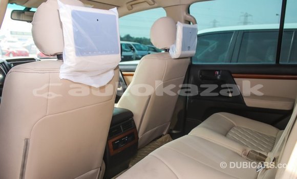 Buy Import Toyota Land Cruiser White Car in Import - Dubai in Akmecet Buy Import Toyota Land Cruiser White Car in Import - Dubai in Akmecet