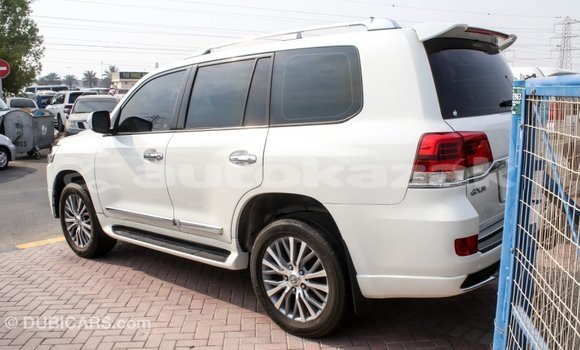 Buy Import Toyota Land Cruiser White Car in Import - Dubai in Akmecet Buy Import Toyota Land Cruiser White Car in Import - Dubai in Akmecet