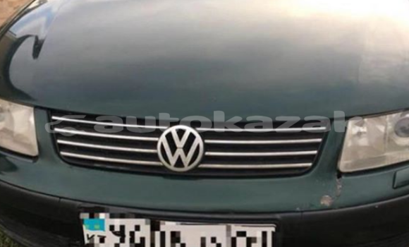 Buy Used Volkswagen Passat Green Car in Astana in Akmola