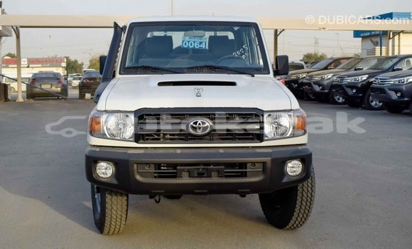 Buy Import Toyota Land Cruiser White Car in Import - Dubai in Akmecet Buy Import Toyota Land Cruiser White Car in Import - Dubai in Akmecet