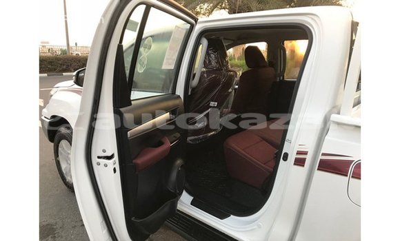 Buy Import Toyota Hilux White Car in Import - Dubai in Akmecet Buy Import Toyota Hilux White Car in Import - Dubai in Akmecet