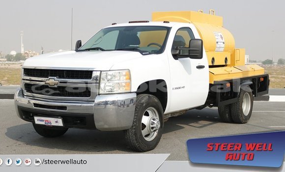 Buy Import Chevrolet Silverado White Car in Import - Dubai in Akmecet
