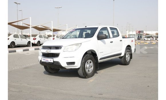 Buy Import Chevrolet Colorado White Car in Import - Dubai in Akmecet