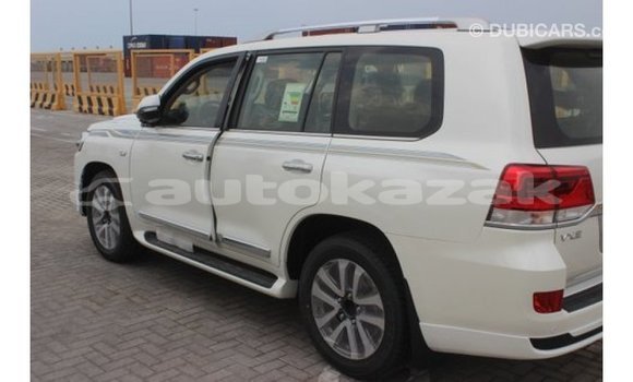 Buy Import Toyota Land Cruiser White Car in Import - Dubai in Akmecet Buy Import Toyota Land Cruiser White Car in Import - Dubai in Akmecet